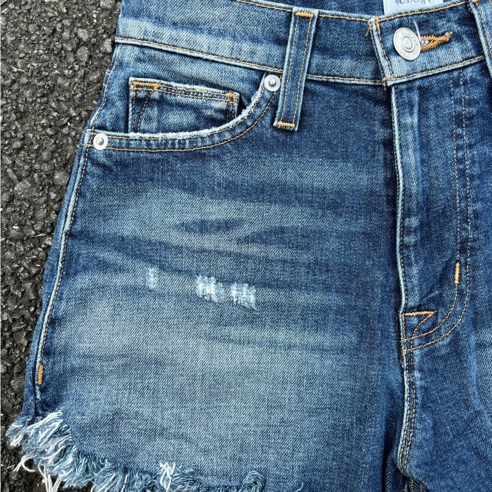 HUDSON Dahlia High Rise Dolphin shorts - Picture 3 of 6
